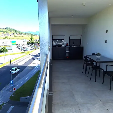 Panorama-free Parking-breakfast-teracce